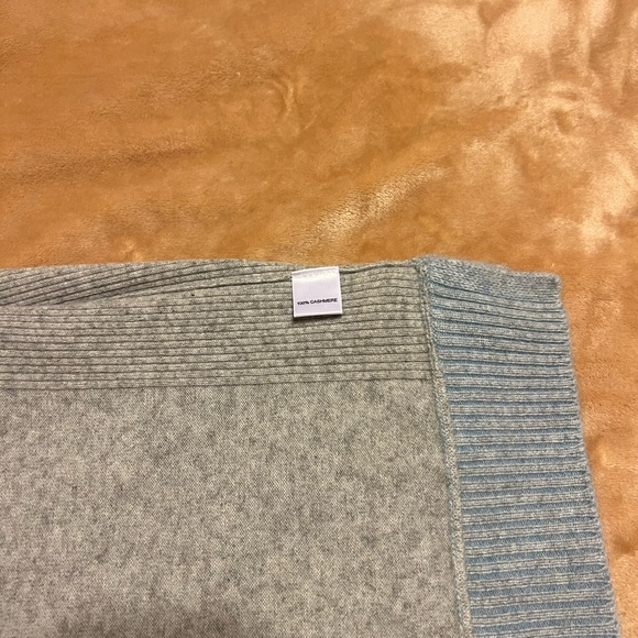 Amazing cashmere sweater grey and powder blue - Picture 3 of 3